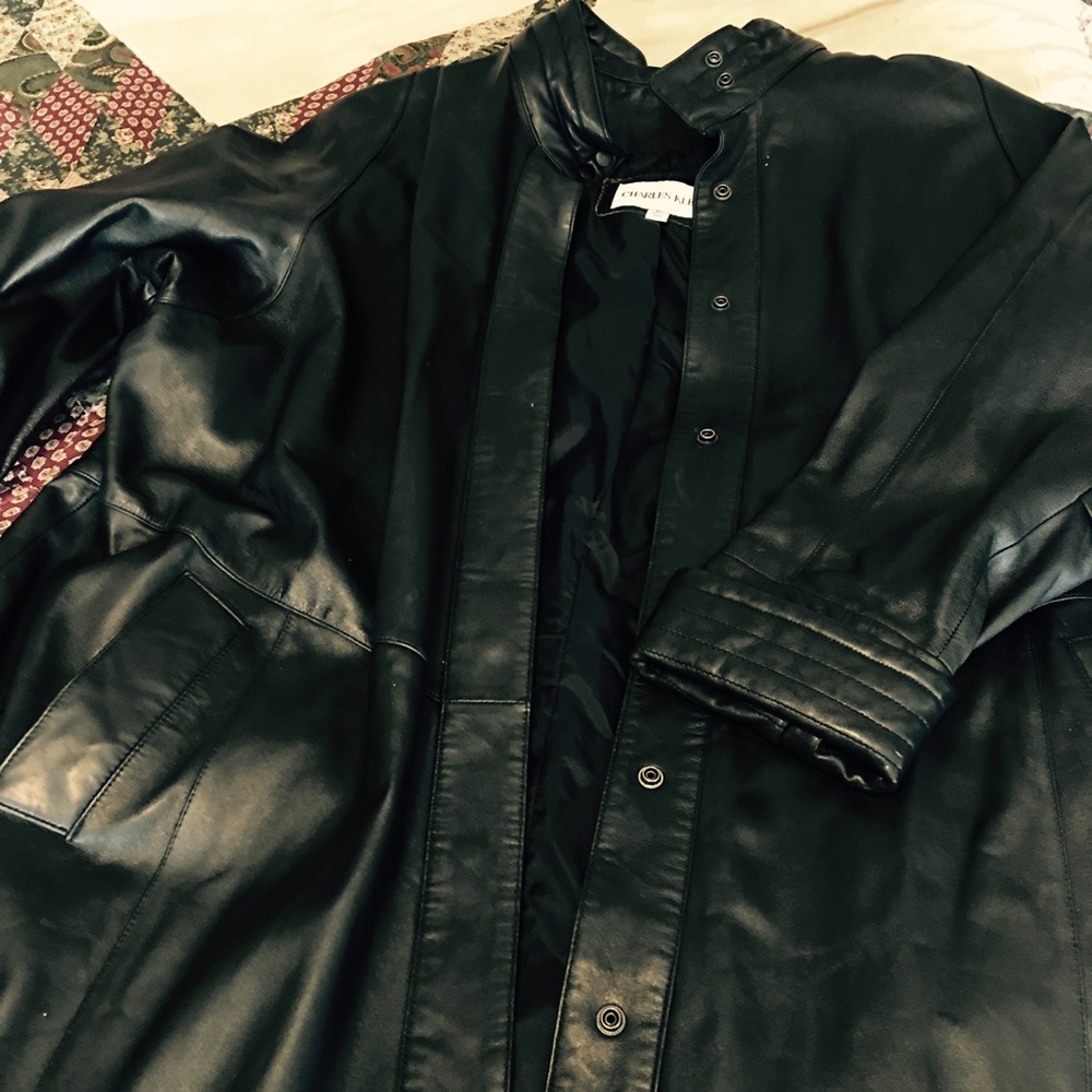 Coat - Picture 2 of 4